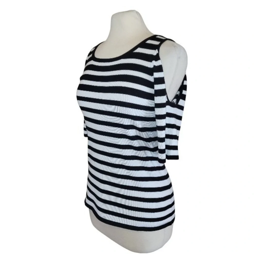 Carmen Marc Valvo Womens Cold Shoulder Striped Knit Top Black White Size M - Picture 2 of 8